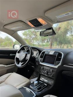 کرایسلەر 300